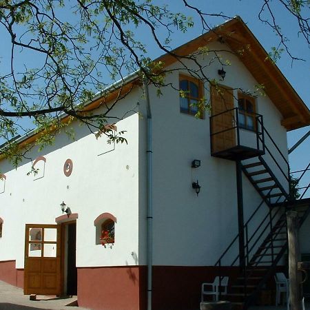Nyerges Lovasudvar Cserepfalu Екстериор снимка
